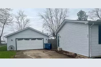 711 Shawnee Court, Lowell, IN 46356 - Photo 3