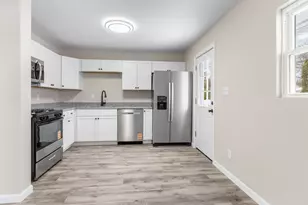 1707 E Chicago St, Valparaiso, IN 46383 - Photo 7