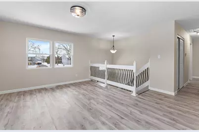 1707 E Chicago Street, Valparaiso, IN 46383 - Photo 5