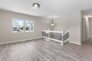 1707 E Chicago St, Valparaiso, IN 46383 - Photo 5