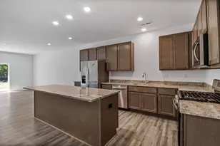 1519 W 72nd Pl, Merrillville, IN 46410 - Photo 3