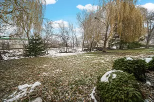 9320 Spring Creek Dr, Highland, IN 46322 - Photo 23