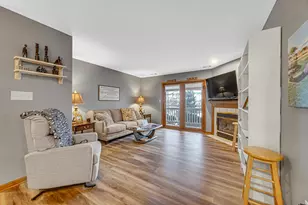 9320 Spring Creek Dr, Highland, IN 46322 - Photo 7