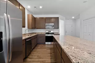 1517 W 72nd Pl, Merrillville, IN 46410 - Photo 5