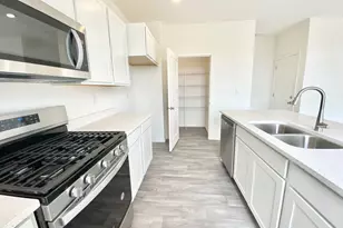 585 Marcella St, Hebron, IN 46341 - Photo 7