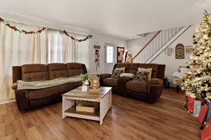 392 Stone Hill Dr, Valparaiso, IN 46385 - Photo 5