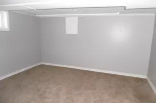 813 W Division St, Demotte, IN 46310 - Photo 19