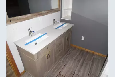 813 W Division Street, Demotte, IN 46310 - Photo 15