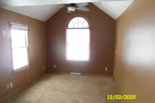 813 W Division St, Demotte, IN 46310 - Photo 11