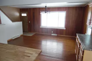 813 W Division St, Demotte, IN 46310 - Photo 5