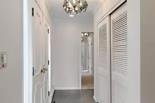 203 Oakridge Ct, Valparaiso, IN 46385 - Photo 5