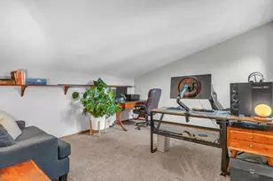 1801 Earthstone Dr, Valparaiso, IN 46383 - Photo 9