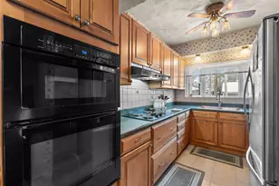 158 S Greenwich St, Valparaiso, IN 46383 - Photo 13