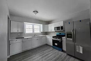 1044 Hobart St, Gary, IN 46406 - Photo 7