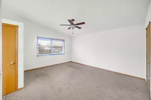 7396 Kestrel St, Hobart, IN 46342 - Photo 9