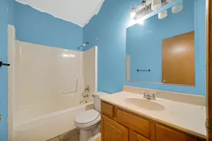 7396 Kestrel St, Hobart, IN 46342 - Photo 13