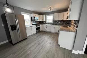 302 McKinley St, Gary, IN 46404 - Photo 3