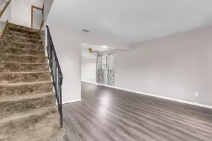 7438 Whitcomb St, Merrillville, IN 46410 - Photo 15