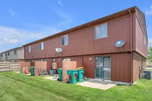 7438 Whitcomb St, Merrillville, IN 46410 - Photo 7