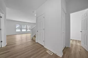 22 Levanno Dr, Crown Point, IN 46307 - Photo 9