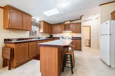 574 E 1100 N, Westville, IN 46391 - Photo 9