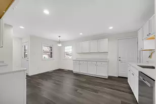 372 Raven Ct, Valparaiso, IN 46385 - Photo 9