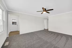 372 Raven Ct, Valparaiso, IN 46385 - Photo 5