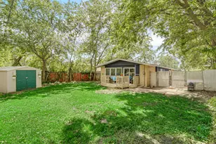 8726 Lakewood Ave, Gary, IN 46403 - Photo 25