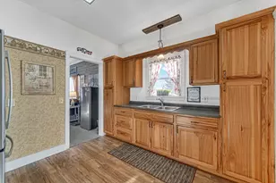 10 N Michigan St, LaCrosse, IN 46348 - Photo 9