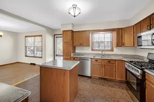 253 Moncrief Dr, Valparaiso, IN 46385 - Photo 9