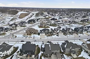 13438 Waterleaf Dr, Saint John, IN 46373 - Photo 31