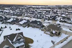 13438 Waterleaf Dr, Saint John, IN 46373 - Photo 33