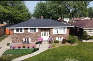 8027 Kooy Dr, Munster, IN 46321 - Photo 5