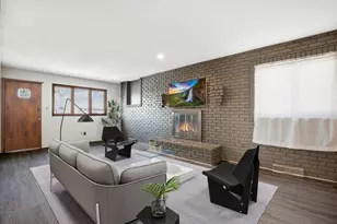 6430 Ellsworth Pl, Merrillville, IN 46410 - Photo 3