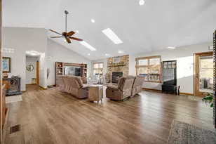 2393 Four Seasons Pkwy, Crown Point, IN 46307 - Photo 3