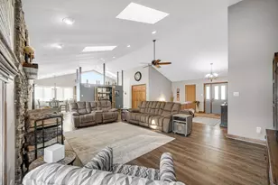 2393 Four Seasons Pkwy, Crown Point, IN 46307 - Photo 5