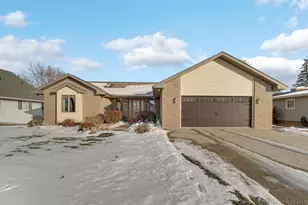 2393 Four Seasons Pkwy, Crown Point, IN 46307 - Photo 25