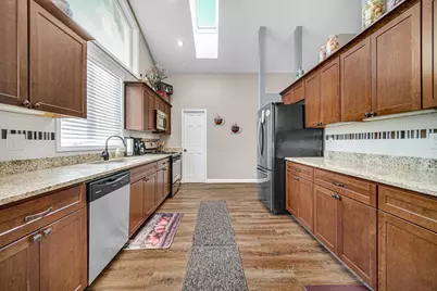 2393 Four Seasons Pkwy, Crown Point, IN 46307 - Photo 7