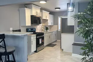 556 Gerry St, Gary, IN 46406 - Photo 5