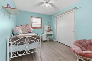 1614 Vine Ct, Hobart, IN 46342 - Photo 7