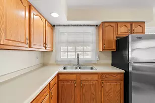 8228 Rutledge St, Merrillville, IN 46410 - Photo 13