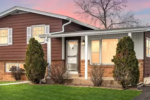 8228 Rutledge St, Merrillville, IN 46410 - Photo 3