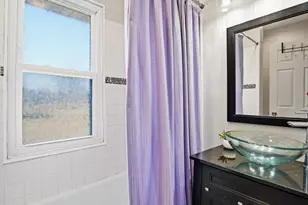 217 E 13 Th Pl, Hobart, IN 46342 - Photo 15