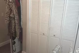 217 E 13 Th Pl, Hobart, IN 46342 - Photo 9