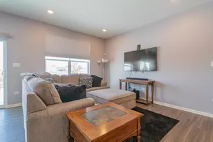 10920 Missouri Pl, Crown Point, IN 46307 - Photo 9