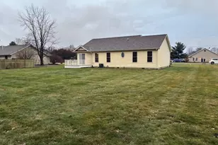 11807 Laurie Dr, Wheatfield, IN 46392 - Photo 3