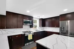 321 Holliday St, Michigan City, IN 46360 - Photo 3