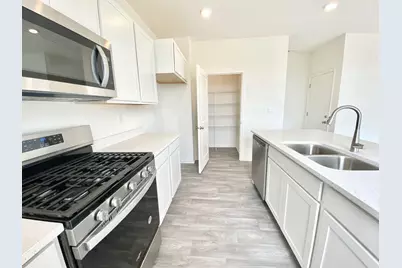 170 Cressmoor Boulevard, Hobart, IN 46342 - Photo 7