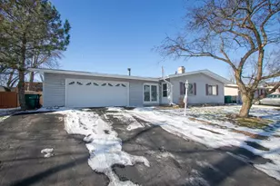 536 Riviera Rd, Valparaiso, IN 46385 - Photo 1