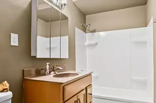 853 Louisiana St, Gary, IN 46402 - Photo 17